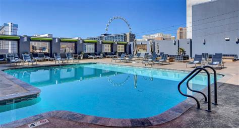 platinum hotel condos for sale  1 Bed 1 Bath 750 SqFt High Rise MLS® # 2490288